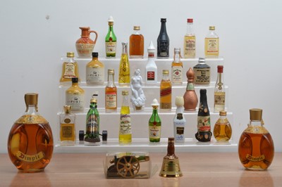 Lot 653 - An assorted collection of alcoholic miniatures