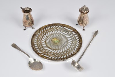 Lot 360 - A Victorian Scottish sauce ladle and other silver items