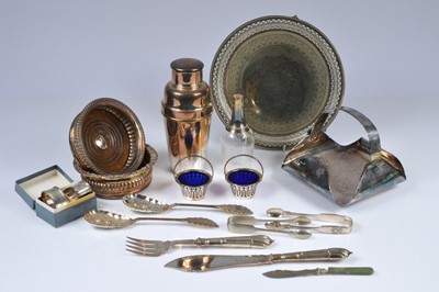Lot 375 - A small group of silver and silver plate
