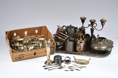 Lot 395 - A collection of silver and silver plate