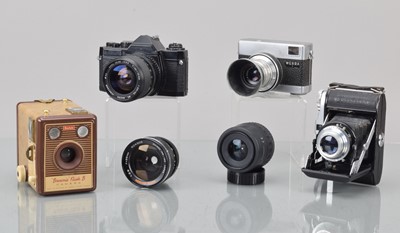 Lot 119 - A Mixed Group of Cameras