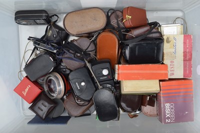 Lot 125 - A Tray of Light Meters