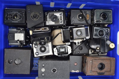 Lot 282 - A Tray of Box & Bakelite Cameras