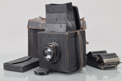 Lot 295 - An Ernemann Simplex Ernoflex 6.5x9cm Camera