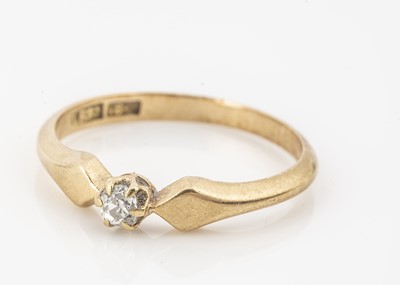 Lot 33 - A Victorian 18ct gold and diamond solitaire ring