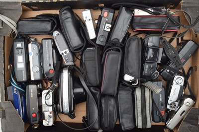 Lot 324 - A Tray of Compact Cameras