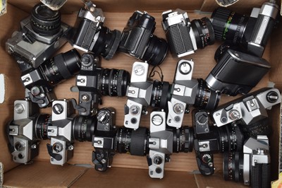 Lot 335 - A Tray of Eastern Bloc SLR Cameras