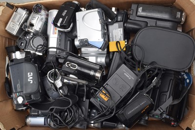 Lot 339 - A Tray of Camcorders