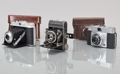 Lot 345 - A Group of Film Cameras