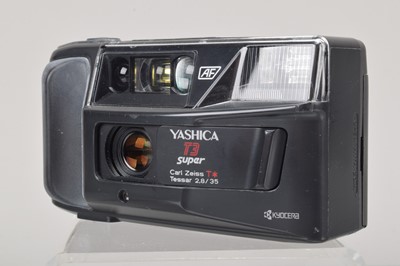 Lot 351 - A Yashica T3 Super Compact Camera