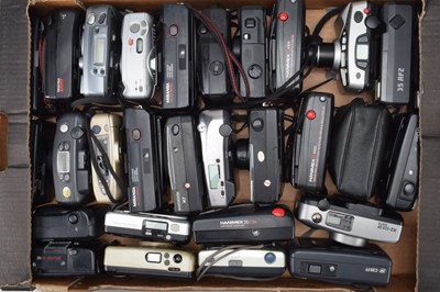 Lot 431 - A Tray of Compact Cameras