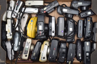 Lot 435 - A Tray of Compact Cameras