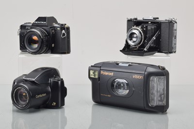 Lot 439 - A Group of Film Cameras