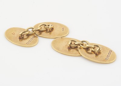 Lot 51 - A pair of 18ct gold oval linked cufflinks