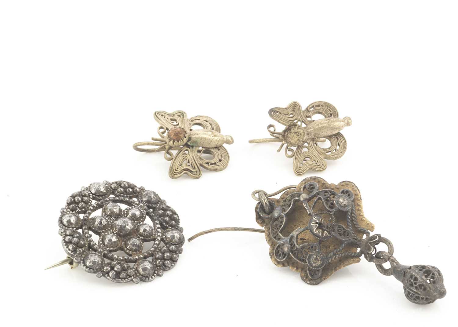 Lot 60 - An early 19th century steel and base metal target brooch