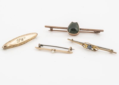 Lot 62 - Four early 20th century gold bar brooches