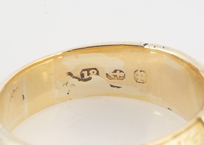 Lot 154 - An 18ct gold Victorian buckle ring