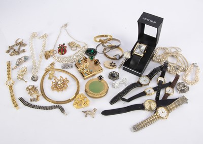 Lot 160 - A collection of costume jewellery