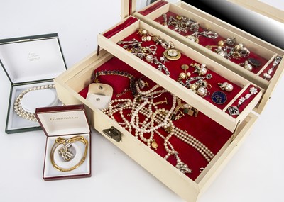 Lot 179 - A collection of costume jewellery including a quantity of earrings and ear studs