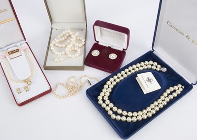 Lot 180 - A cultured knotted and graduated pearl necklace