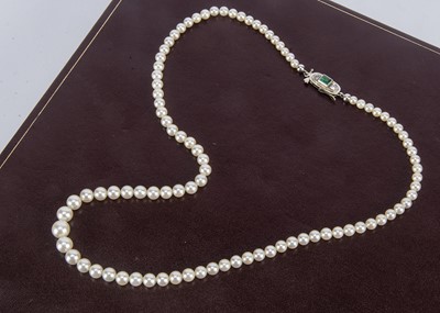 Lot 181 - A string of graduated, cultured pearls