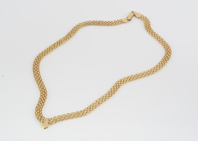 Lot 203 - A 9ct gold chain necklace
