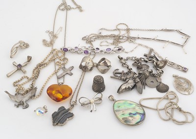 Lot 206 - A collection of silver jewels