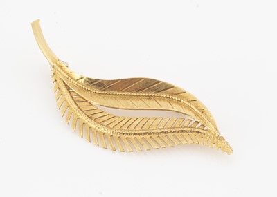 Lot 209 - A continental yellow metal fern brooch