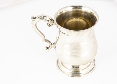 Lot 236 - A George V silver Christening tankard from Barker Bros Ltd