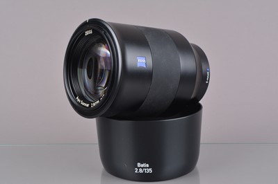 Lot 451 - A Zeiss Batis T* 135mm f/2.8 Apo Sonnar Lens