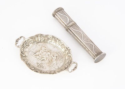 Lot 262 - Two continental silver items