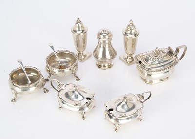 Lot 265 - A group of 19th and 20th century cruet items