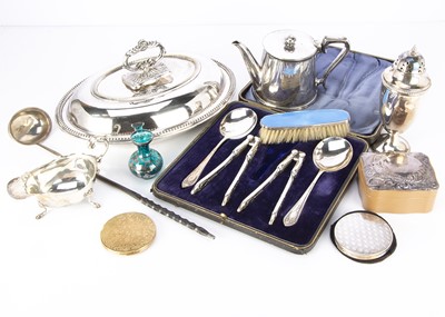 Lot 303 - A small collection of silver and silver plated items