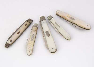 Lot 318 - A collection of five Victorian and later silver and mother of pearl folding pocket fruit knives