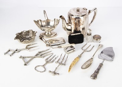 Lot 333 - A small collection of Victoriana and later silver and silver plate