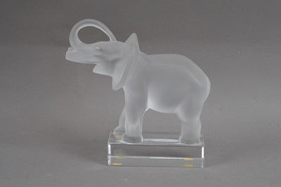 Lot 356 - A Lalique glass frosted elephant