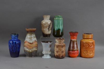 Lot 369 - A collection of West German pottery