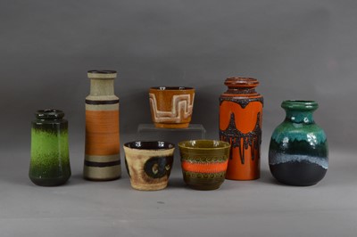 Lot 370 - A collection of West German pottery