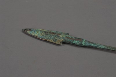 Lot 434 - A Bronze Age arrow head