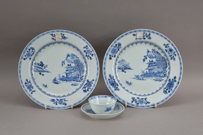 Lot 454 - A collection of 18th century Chinese blue and white ceramics