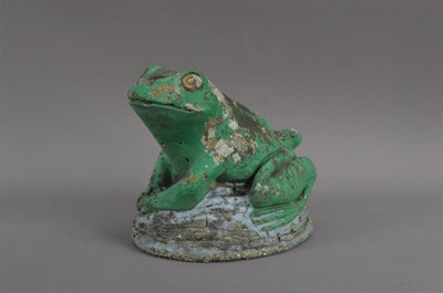 Lot 467 - A re-constituted stone garden frog ornament