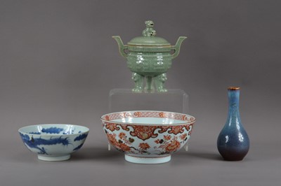 Lot 485 - Four items of Chinese ceramics