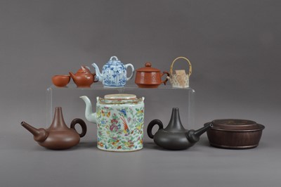 Lot 487 - A collection of Chinese teapots